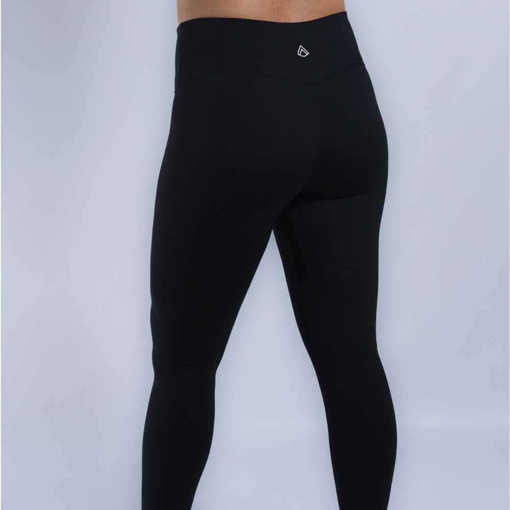 Arrow Athletics Mixup leggings in colour onyx